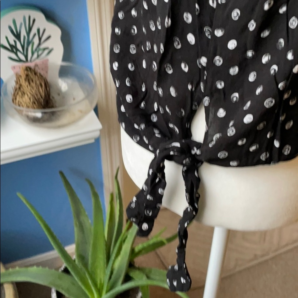 🌺Apt 9 petite black blouse🌺 - Picture 4 of 6